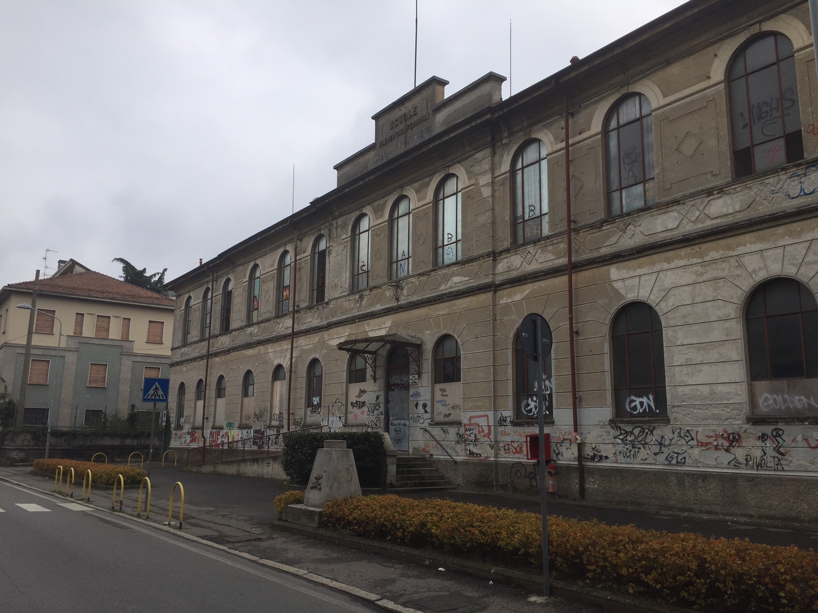 Le ex scuole di via Bottini: la sede prescelta per la nuova biblioteca