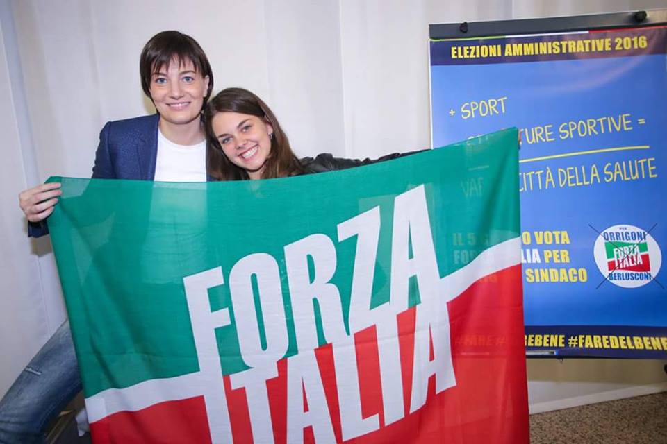 Carlotta Calemme con l'eurodeputata Lara Comi